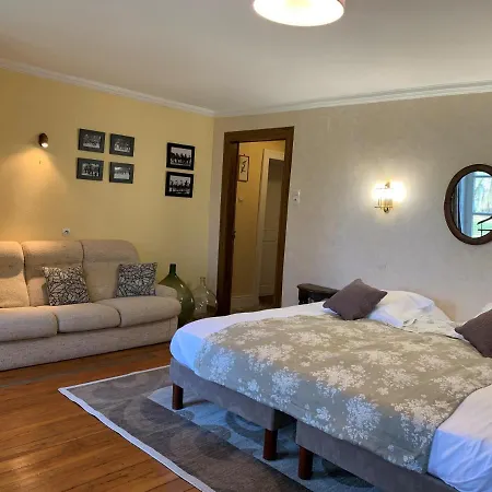 Domaine Les Bachats Bed & Breakfast