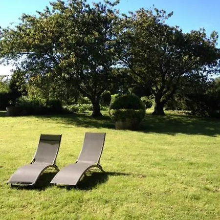 Domaine Les Bachats Bed & Breakfast