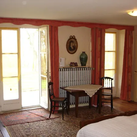 Domaine Les Bachats Bed & Breakfast